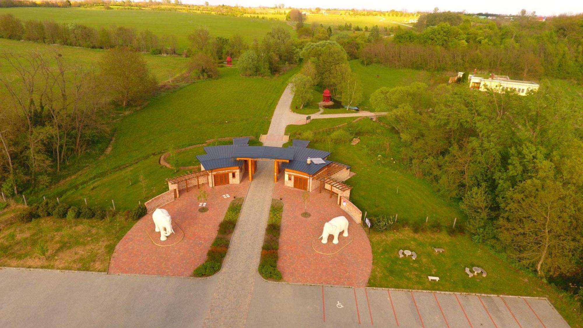 Gurudeva Bhavan – Eco Village Somogyvámos Buitenkant foto